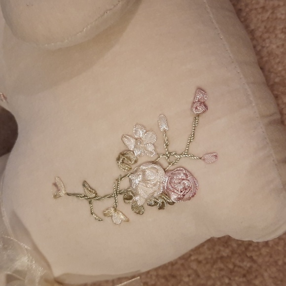 VTG Cat Pillow with Ribbon Embroidered Roses - Picture 3 of 8